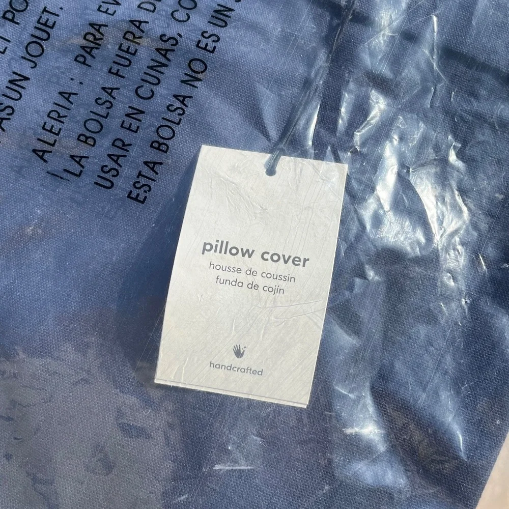 NWT - Pair (2) Woven NAVY MIDNIGHT Diamond Pillow Covers West Elm 20 x 20